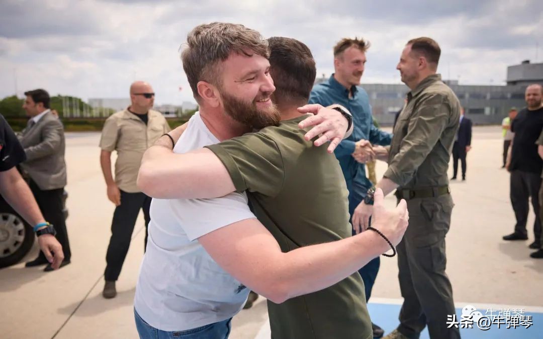 泽连斯基请求和俄罗斯谈判,泽连斯基现身前线高调挑战俄军