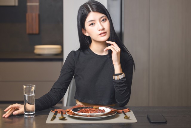 送醉酒的女老板回家掉井里了后续,司机送醉酒老板娘回家后续