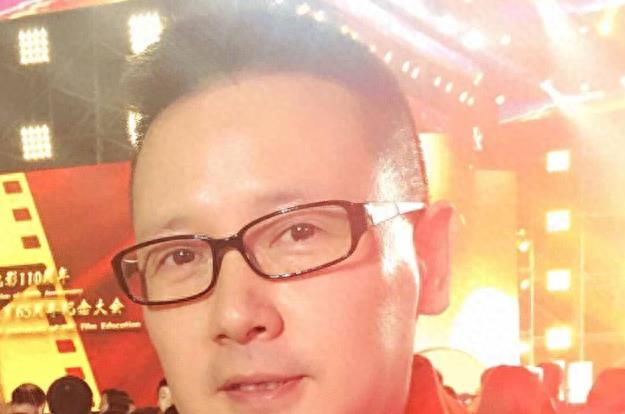 事实证明，为了钱选择当“裸模”的汤加丽，已经走上了另一条路