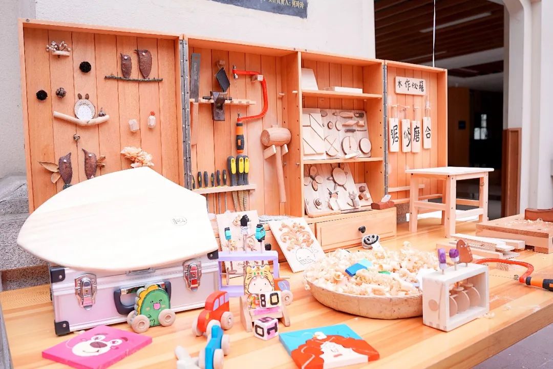 家长参观学校对学校的赞赏,蓝港外国语学校活动