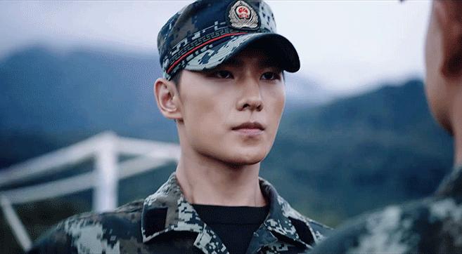 那些惊艳了时光的古装男,真正的古装美男无惧任何造型