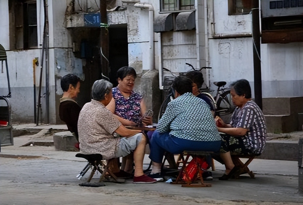 男子出轨染上艾滋,男子出轨染上艾滋病传染一家三口