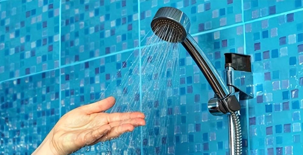 热水器清洗揭秘,洗澡的热水器怎么使用省电