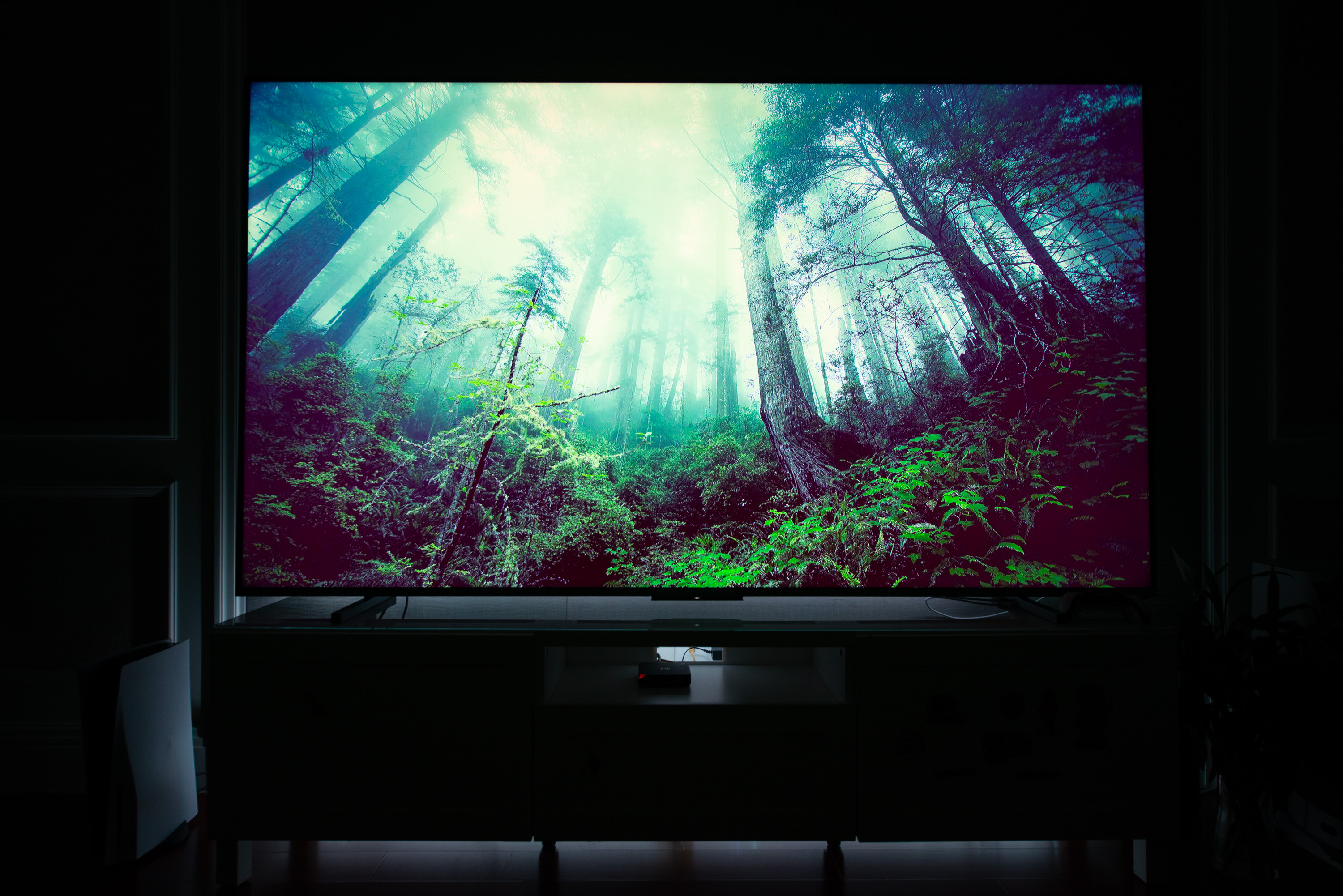 碎屏的电视机,家里电视碎屏了