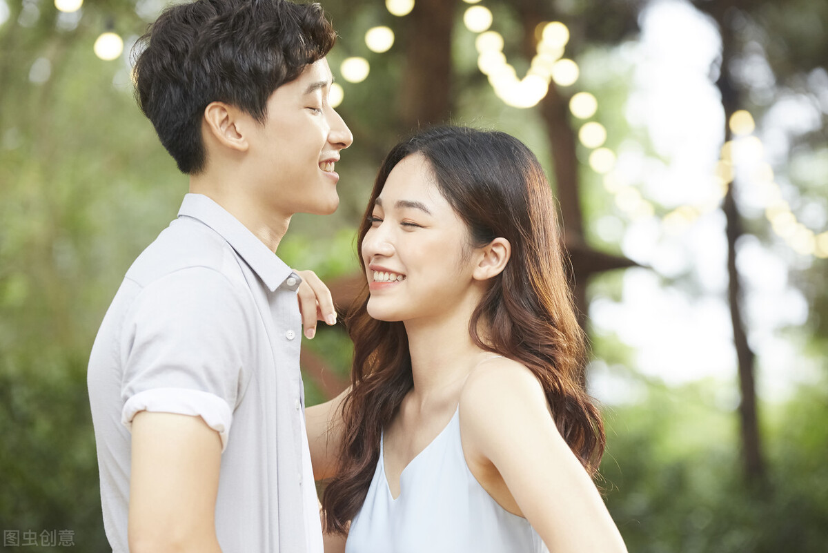 当男友对待不同长相女友,当男朋友和其他女生搞暧昧怎么办