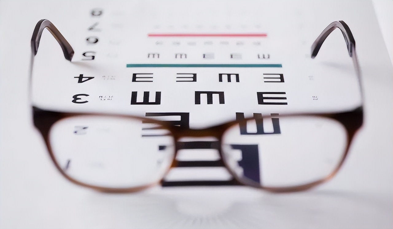 激光手术治近视眼有后遗症吗,近视眼激光矫正有什么后遗症