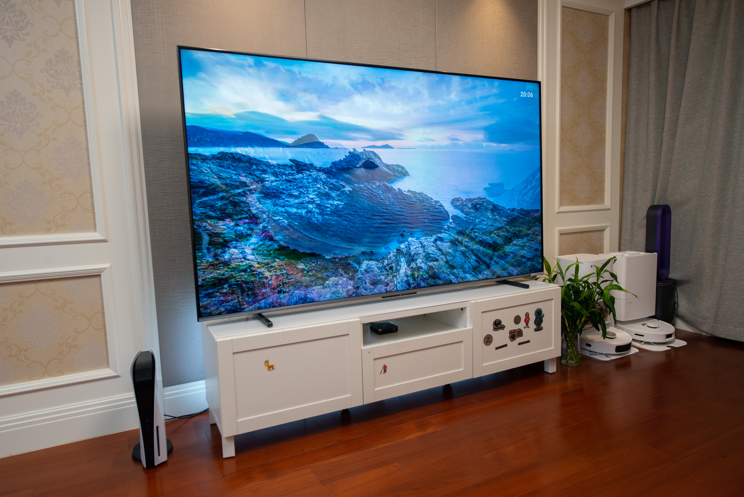 碎屏的电视机,家里电视碎屏了