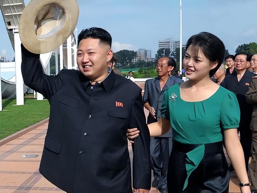 朝鲜的“后宫”：85后的李雪主，凭啥上位朝鲜第一夫人？