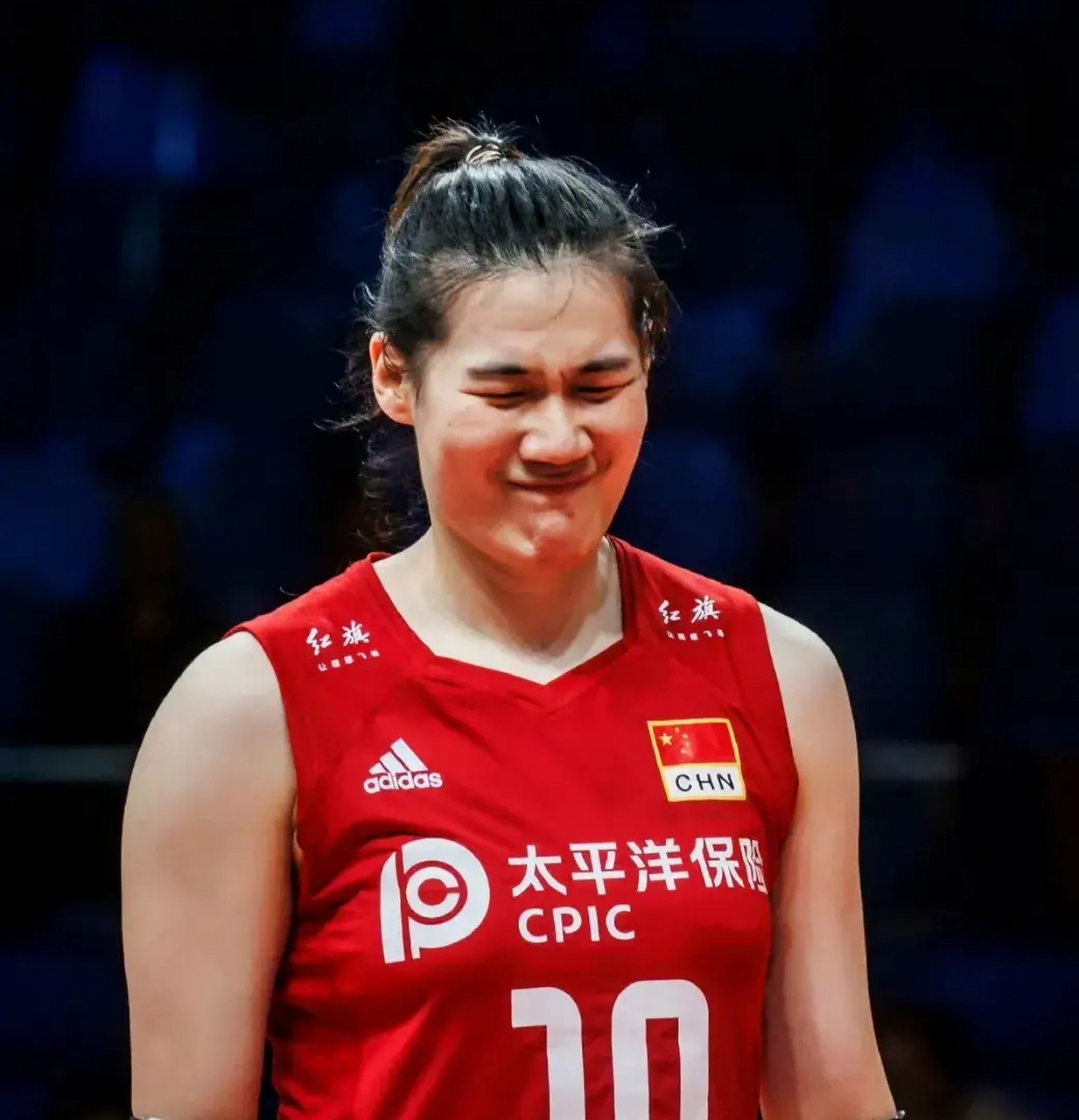 女排对阵荷兰王梦洁救球,中国女排3比0阿根廷女排王梦洁