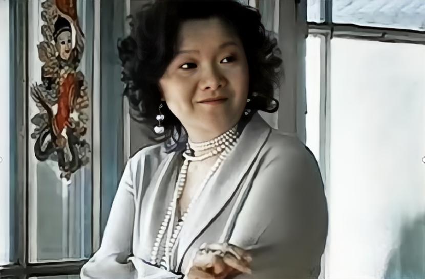 洪晃出身名门历经四段婚姻,洪晃结婚前婚后