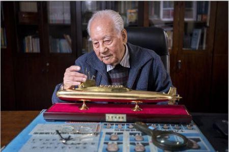 外交官带回的核潜艇玩具模型图片,中国外交官带回的核潜艇模型