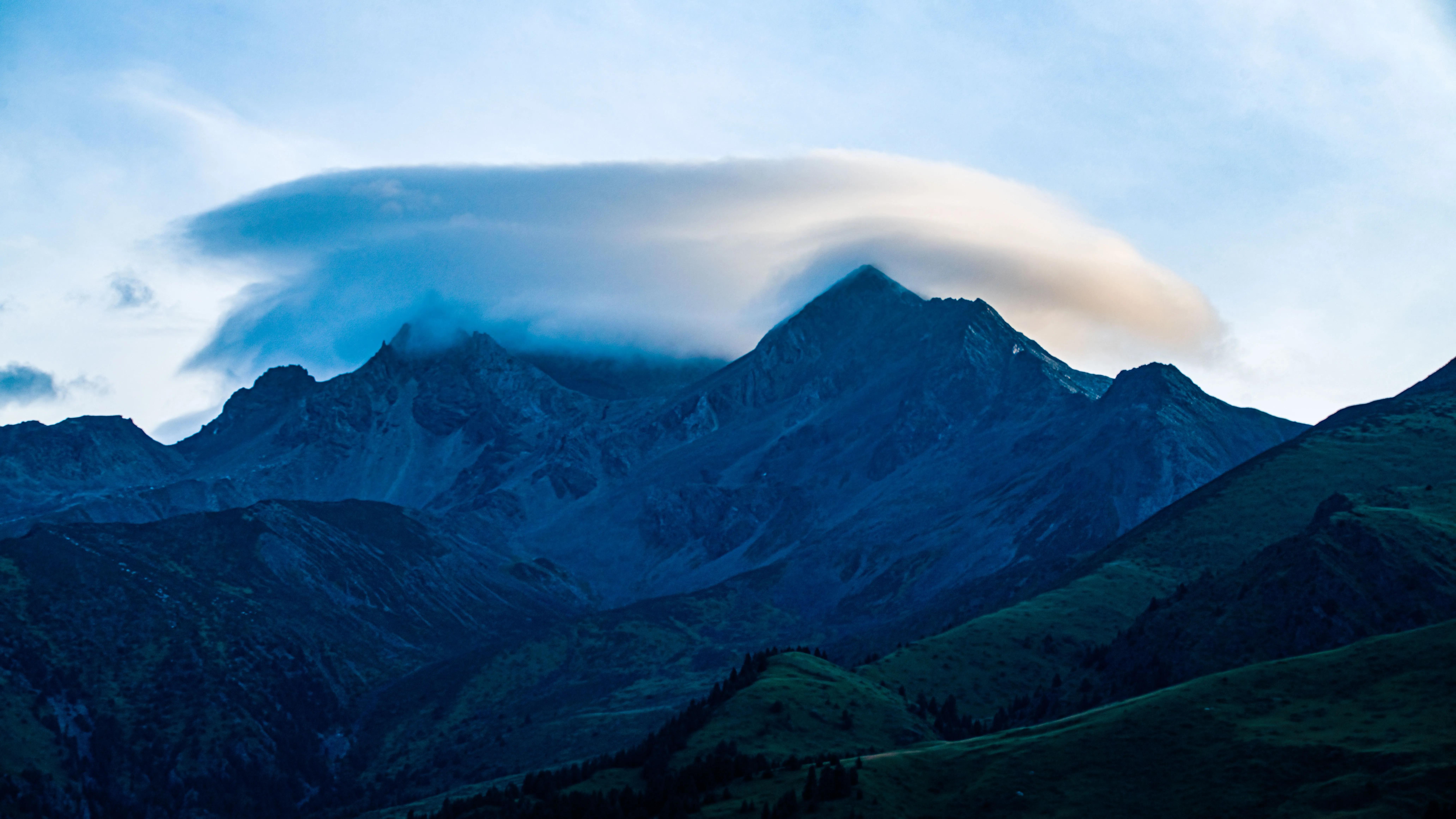 甘孜州最美风景在路上,金秋的甘孜州