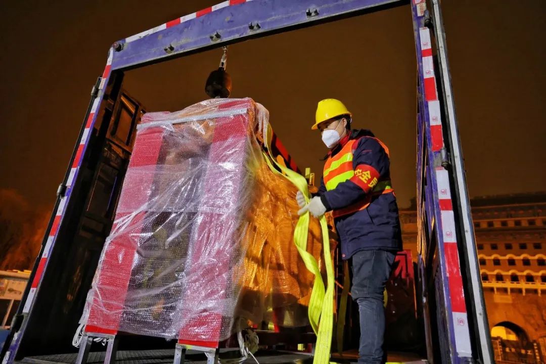 东城因你而美｜从凌晨到日暮，“亮”出年味儿的背后……