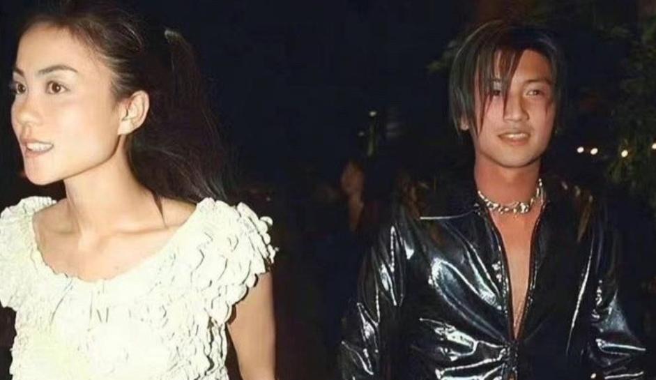 王菲谢霆锋经济舱,网友经济舱遇王菲谢霆锋