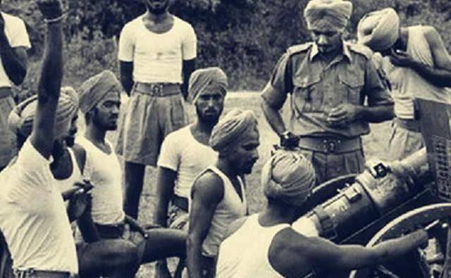 电影都不敢这么演，解放军3人小组追着敌人一个营打