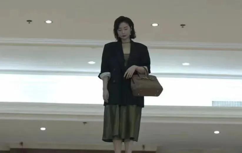 “狂飙”大嫂好会背包，看着好眼馋啊！