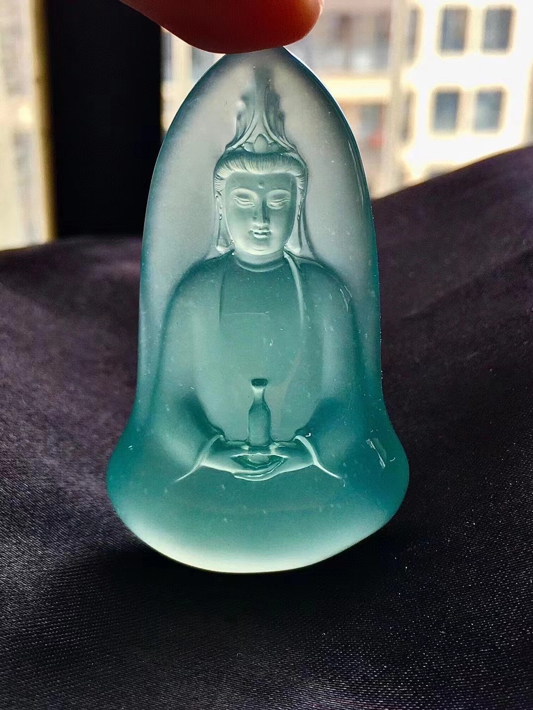 翡翠天空蓝的魅力,探寻翡翠和玉石