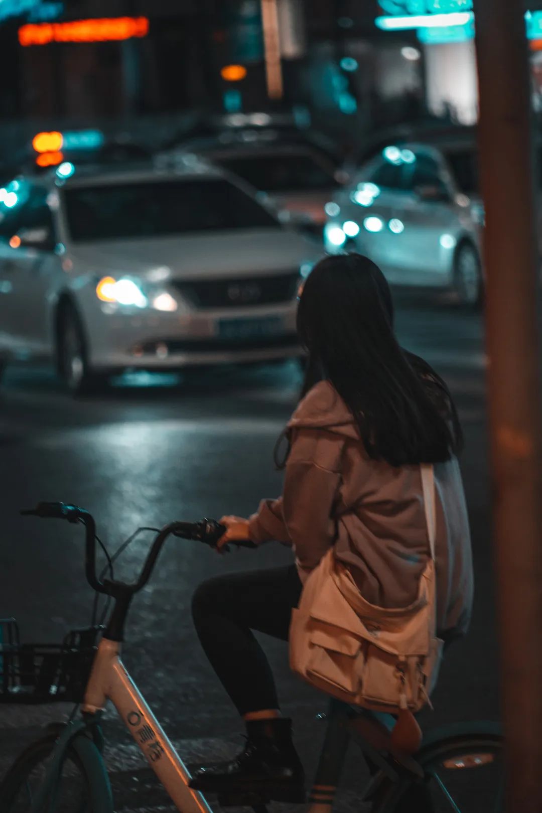 工资5000，还贷7000！昆明人的夜晚，其实比白天更忙…