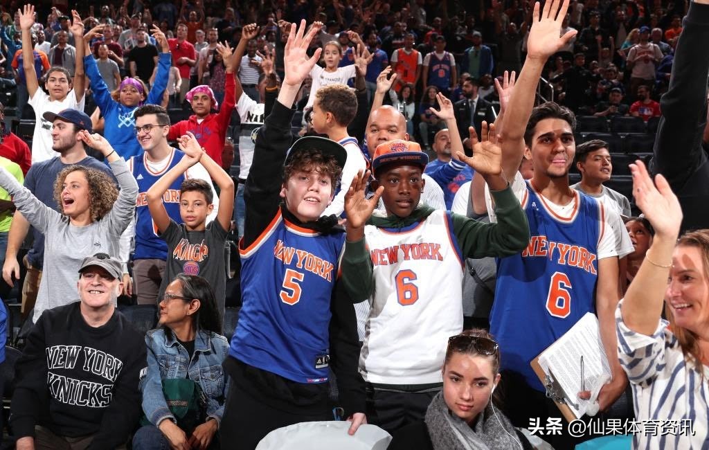 NBA常规赛尼克斯胜勇士,美国购买nba常规赛球票价格