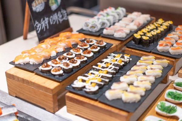 美食与美景并存,美食与美景交相辉映