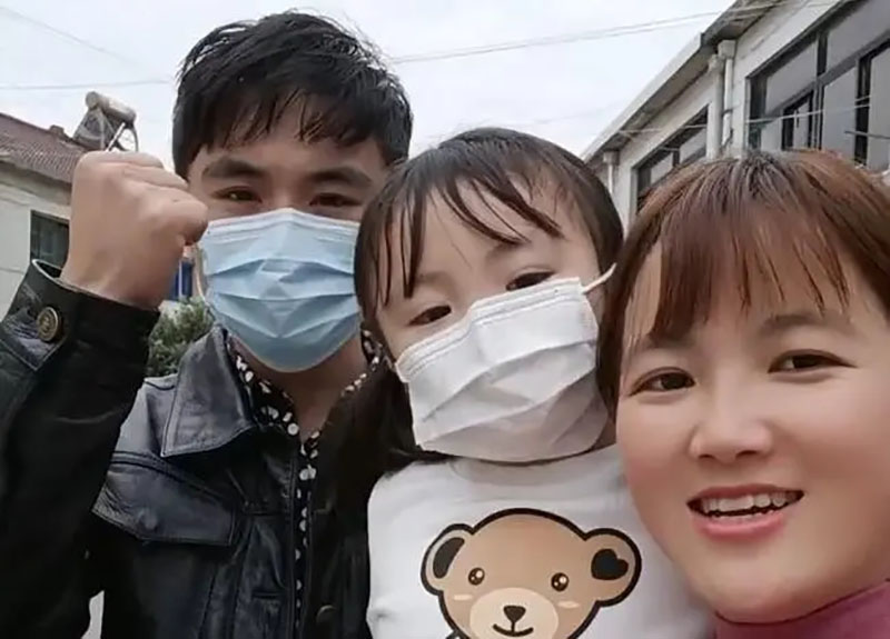 90后小伙带女儿送外卖,送外卖小伙带六个月的女儿