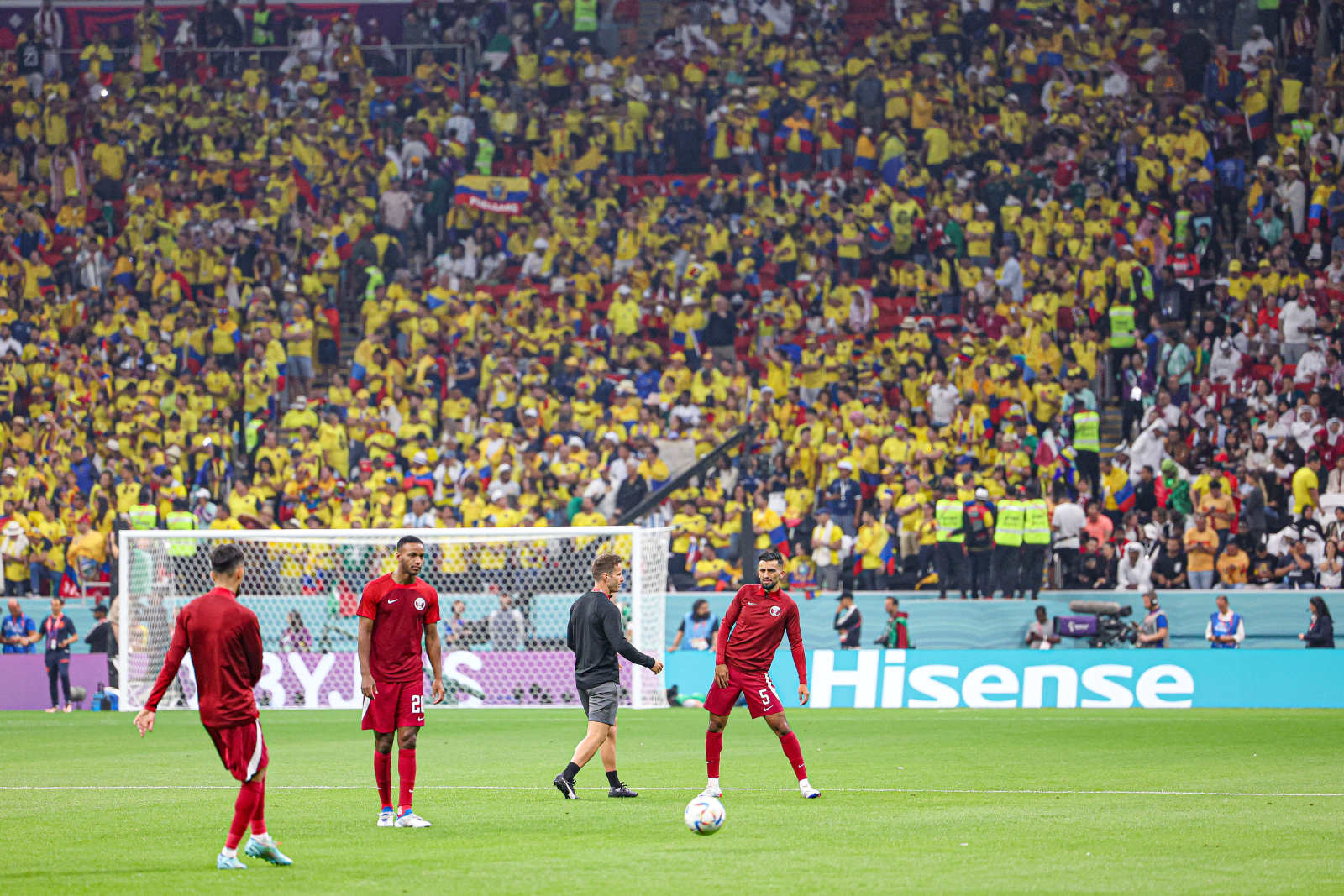 卡塔尔吐槽中国足球爆笑名场面,卡塔尔世界杯被西方媒体抨击新闻