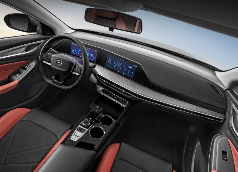 高颜值、大空间，1.4T落地还不到10万元，家用轿车选它错不了