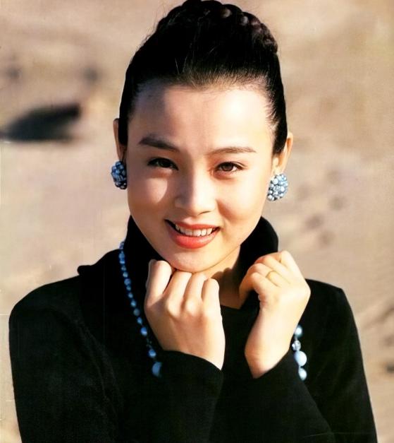 当红时为爱息影赵明明,赵明明版赵飞燕后来为什么失宠