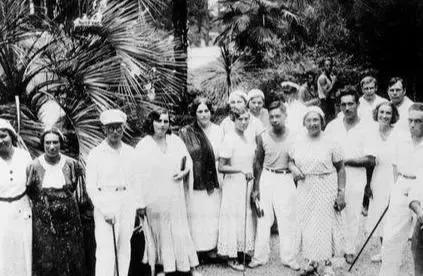 蒋经国年轻时候,蒋经国在苏联几年