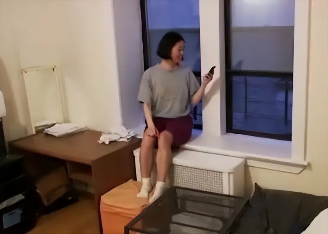 “省钱狂魔”20年不买内衣,厕纸晾干重复用,靠自己在纽约买套房