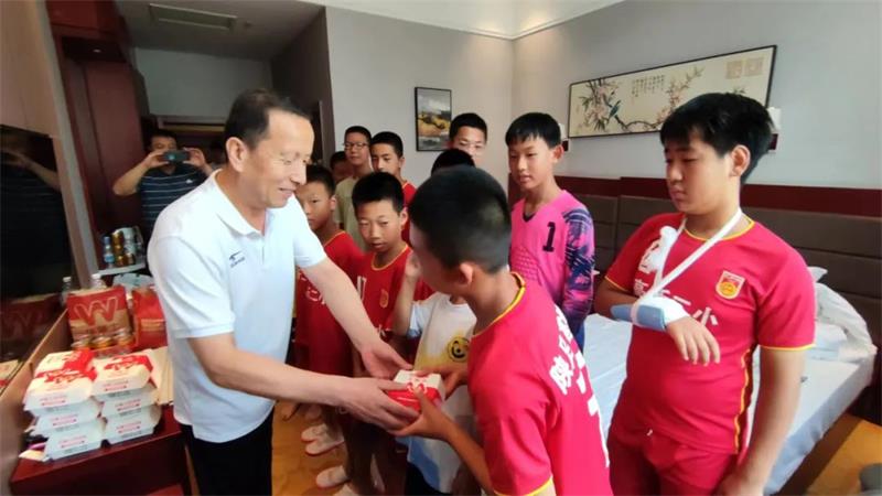 宝鸡高新十小乙组足球比赛,宝鸡高新二小足球队