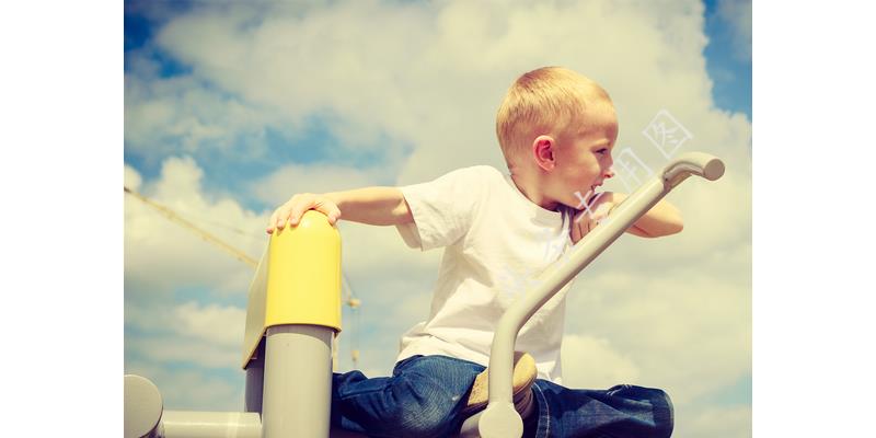 分家时大伯把烂滩地全给我爸，如今这里建高速，大伯肠子都悔青了