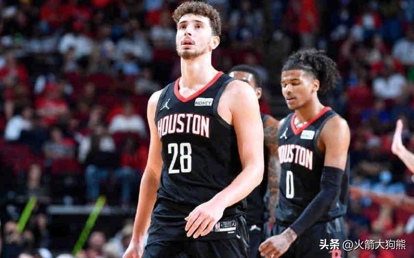 火箭队单场17个进攻篮板,火箭首发中锋豪言打满90天