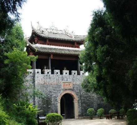 历史上真实的张飞：多才多艺，却被演义误解数百年