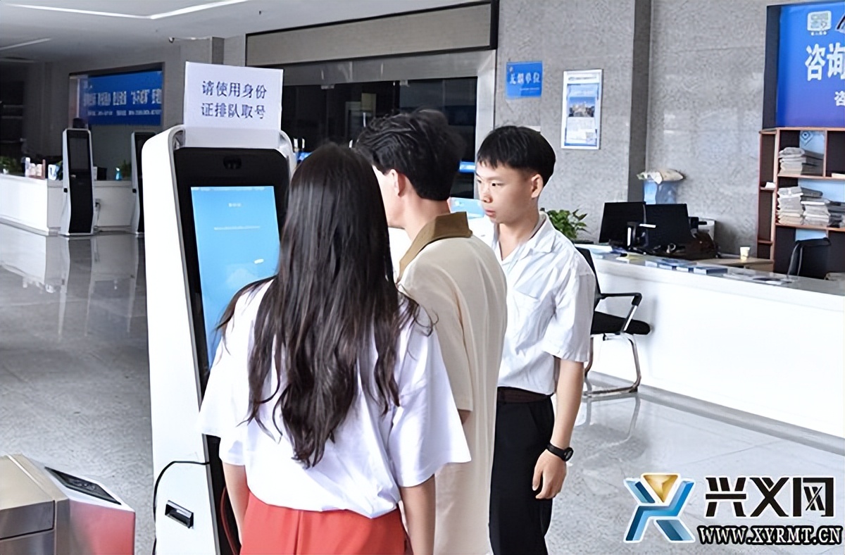 婚姻登记迎高峰,七夕婚姻登记处不打烊