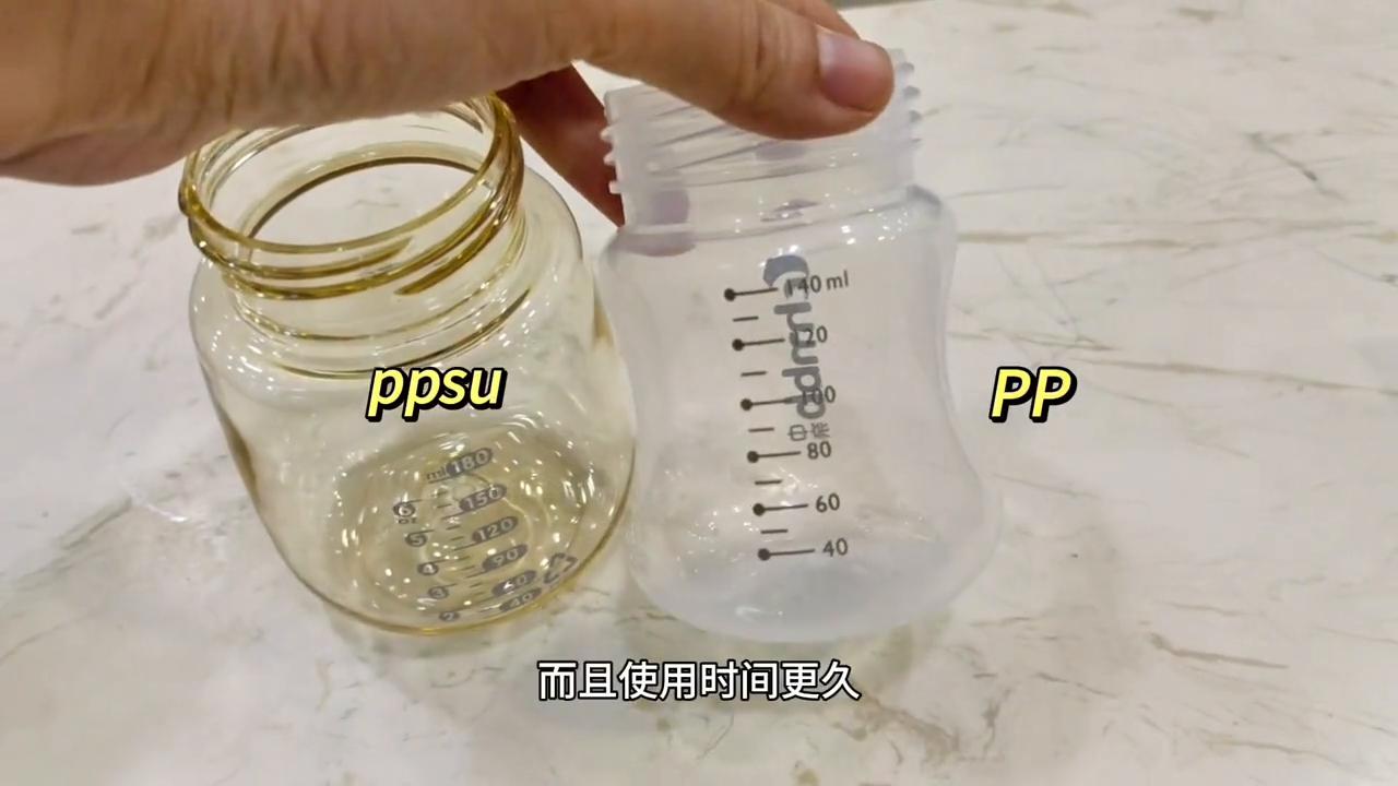 母乳喂养真的不用喂水吗,母乳喂养不用吃d3吗