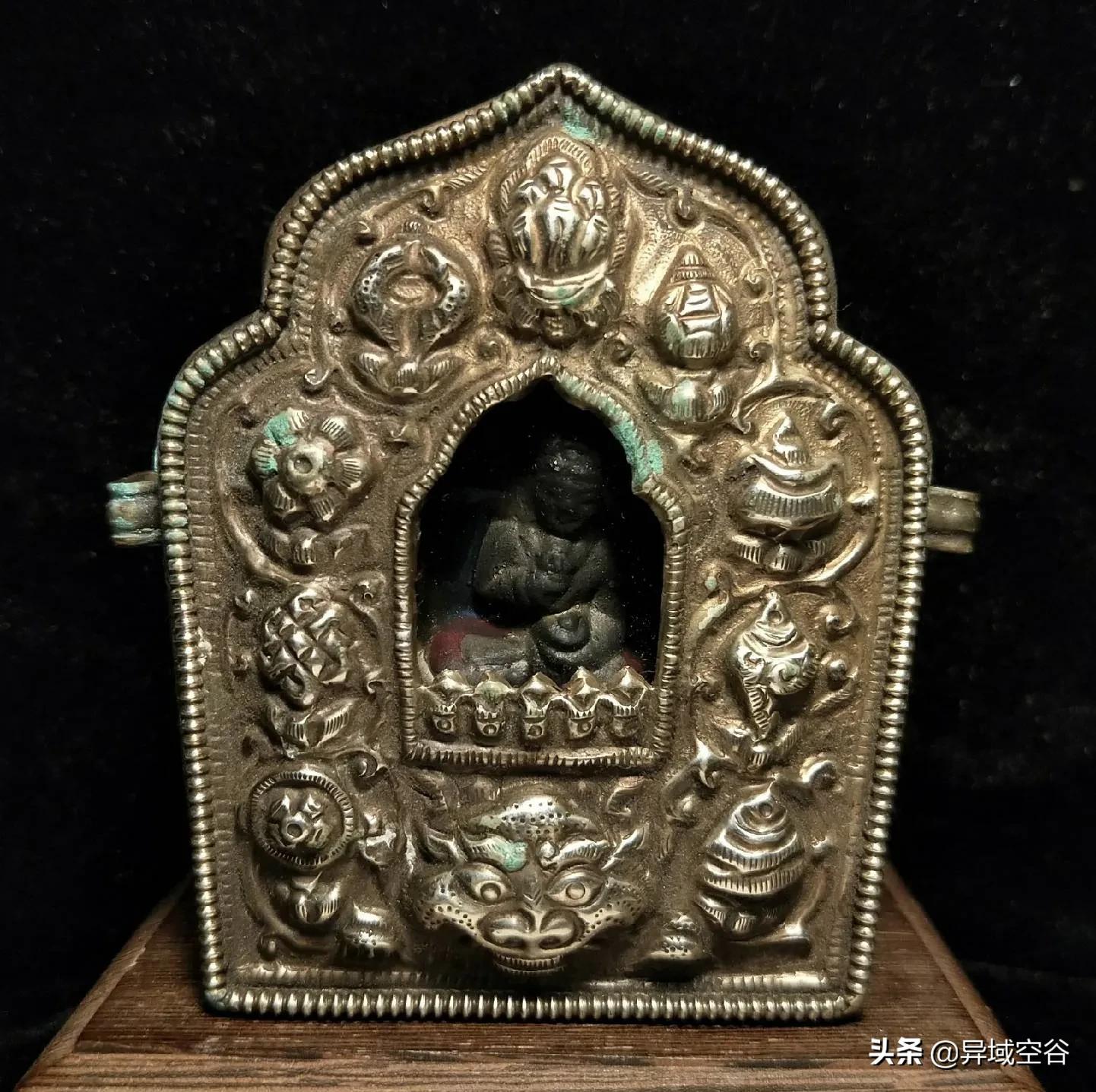 藏传佛教唐卡艺术大全,藏传佛教唐卡艺术陈列图文