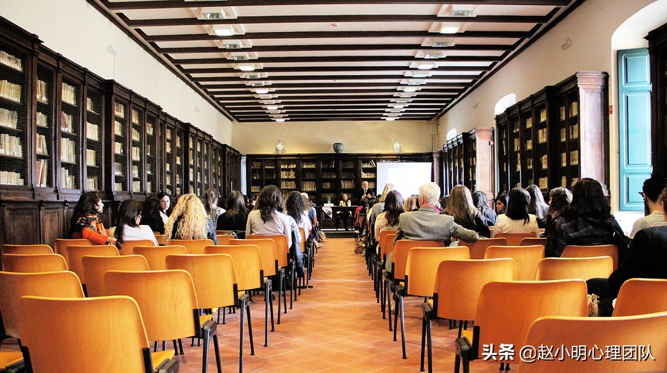 母亲患有脑梗，长期失眠备受折磨，我用音乐治疗奇迹助眠