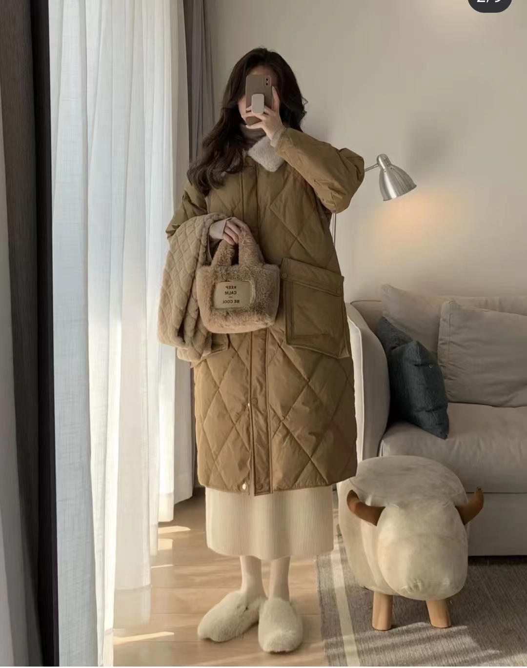 浅蓝色羽绒服怎样搭配黑色半身裙,短款白色羽绒服的最佳搭配半身裙