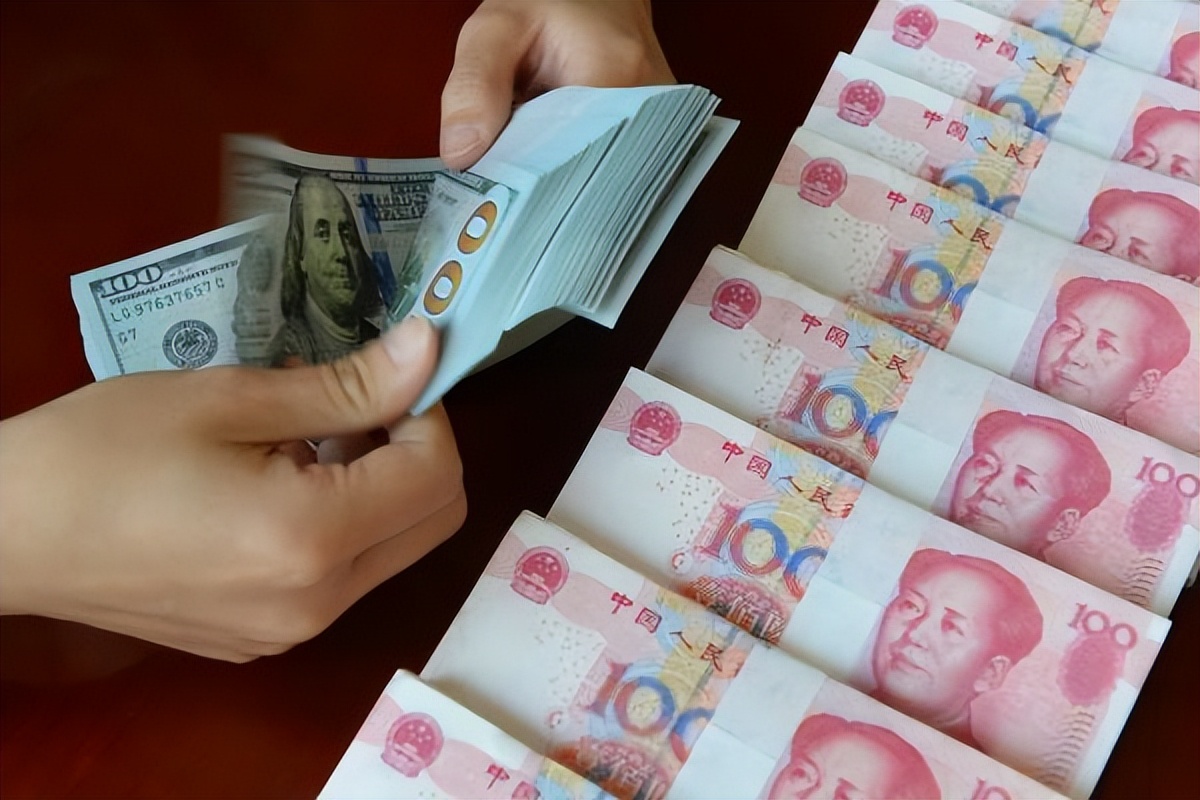 央行最常使用的货币政策是,央行对基础货币的控制和影响