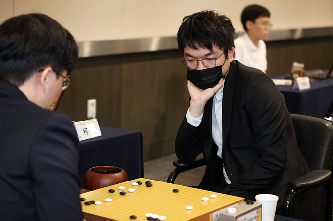 柯洁战胜朴廷桓中国队卫冕农心杯,lg杯柯洁击败朴廷桓