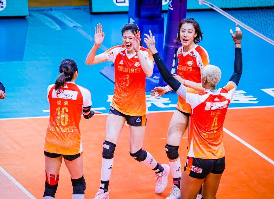 女排对阵荷兰王梦洁救球,中国女排3比0阿根廷女排王梦洁