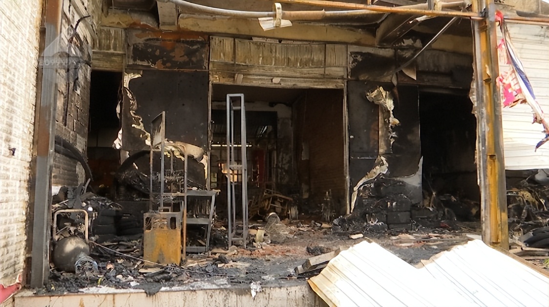 凌晨两点起火男孩救了一家人,一场大火夺走了10条无辜人的生命