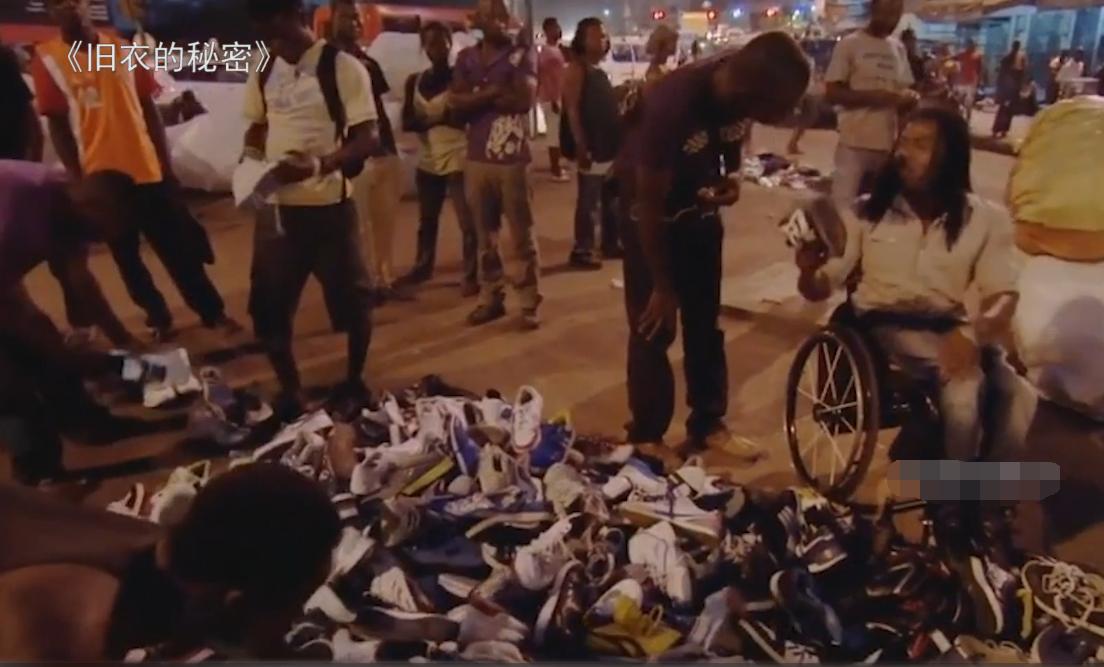 在非洲卖二手衣服到底有多暴利？一天赚25万，这些衣服都来源中国