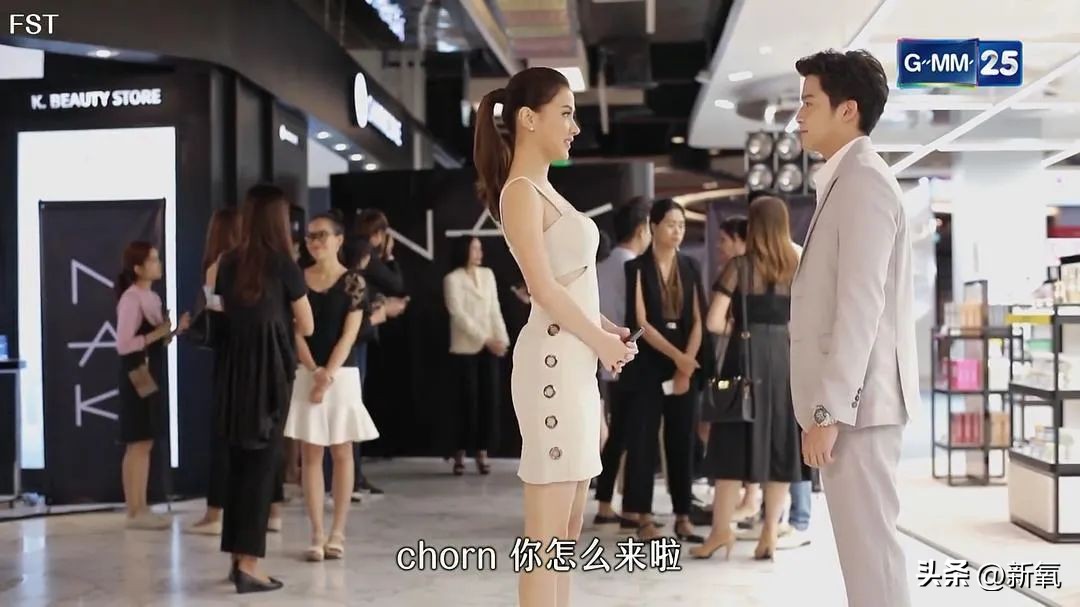 出道幻视Lisa后期艳过AB，为什么这张脸怎么折腾都好看啊…