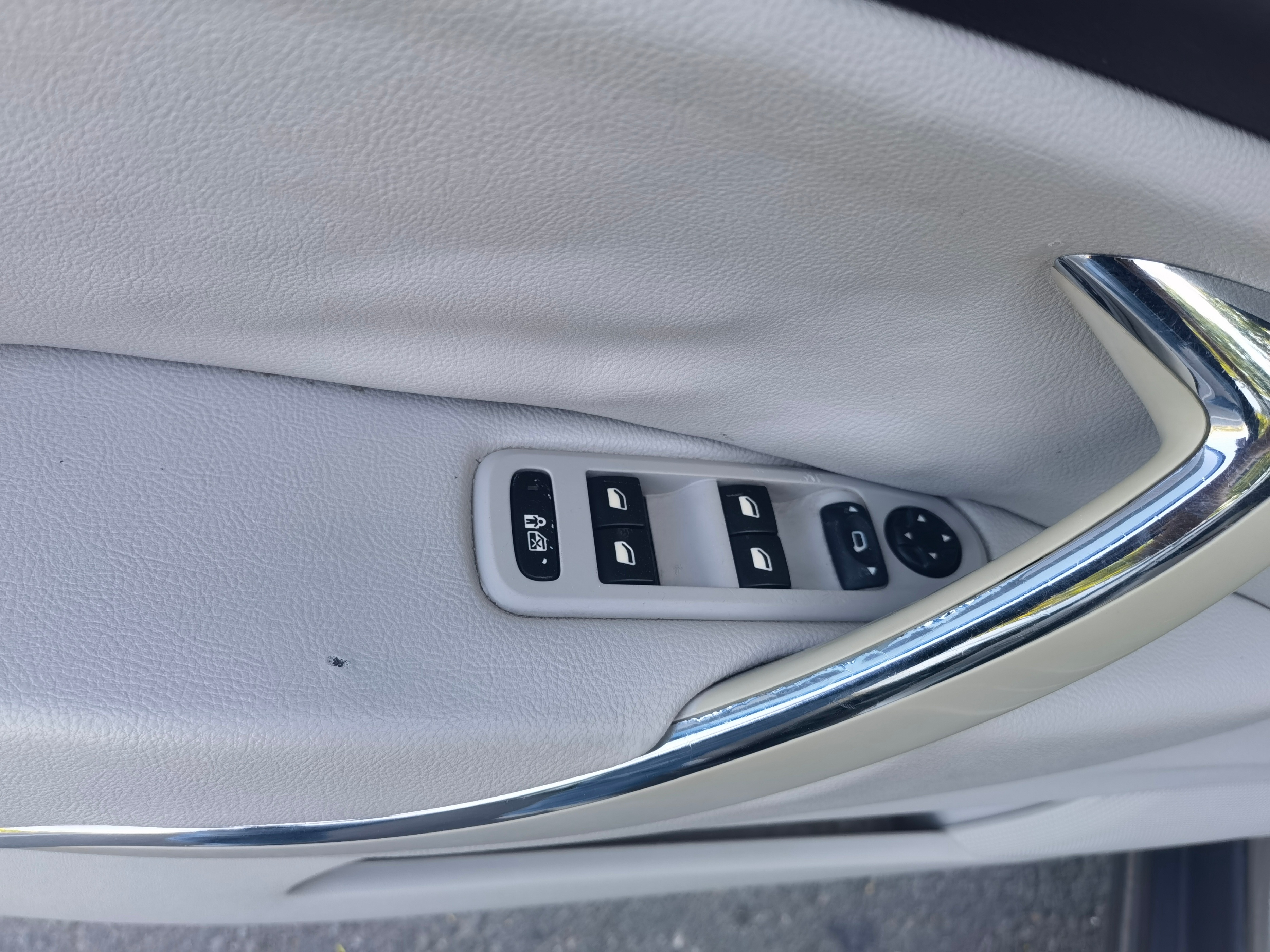 1.6万买一台11年的雪铁龙c5还是2.3排量的，算不算捡漏