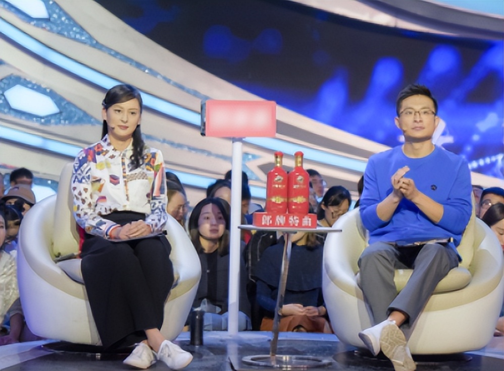 67岁大爷相亲大妈问了一个问题,47岁大姐相亲小伙