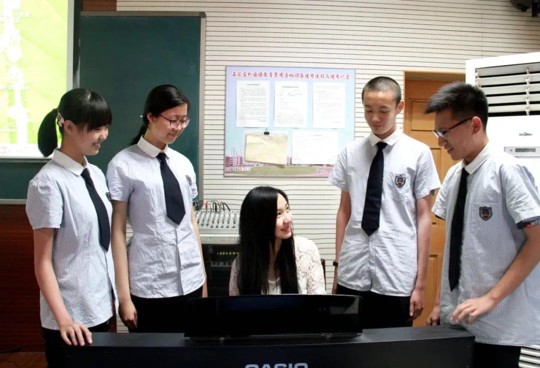 “我最喜爱的老师”--致远团队体育、音乐、美术、劳动实践组