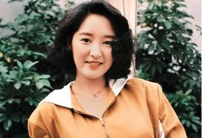 长相妩媚却情史干净的五位女星,不算特别惊艳却能红的五位女星