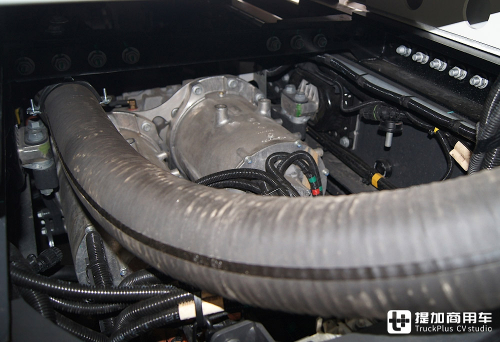 并不垃圾的垃圾车，已在波兰投放的雷诺D.ZE6x2电动环卫车实拍